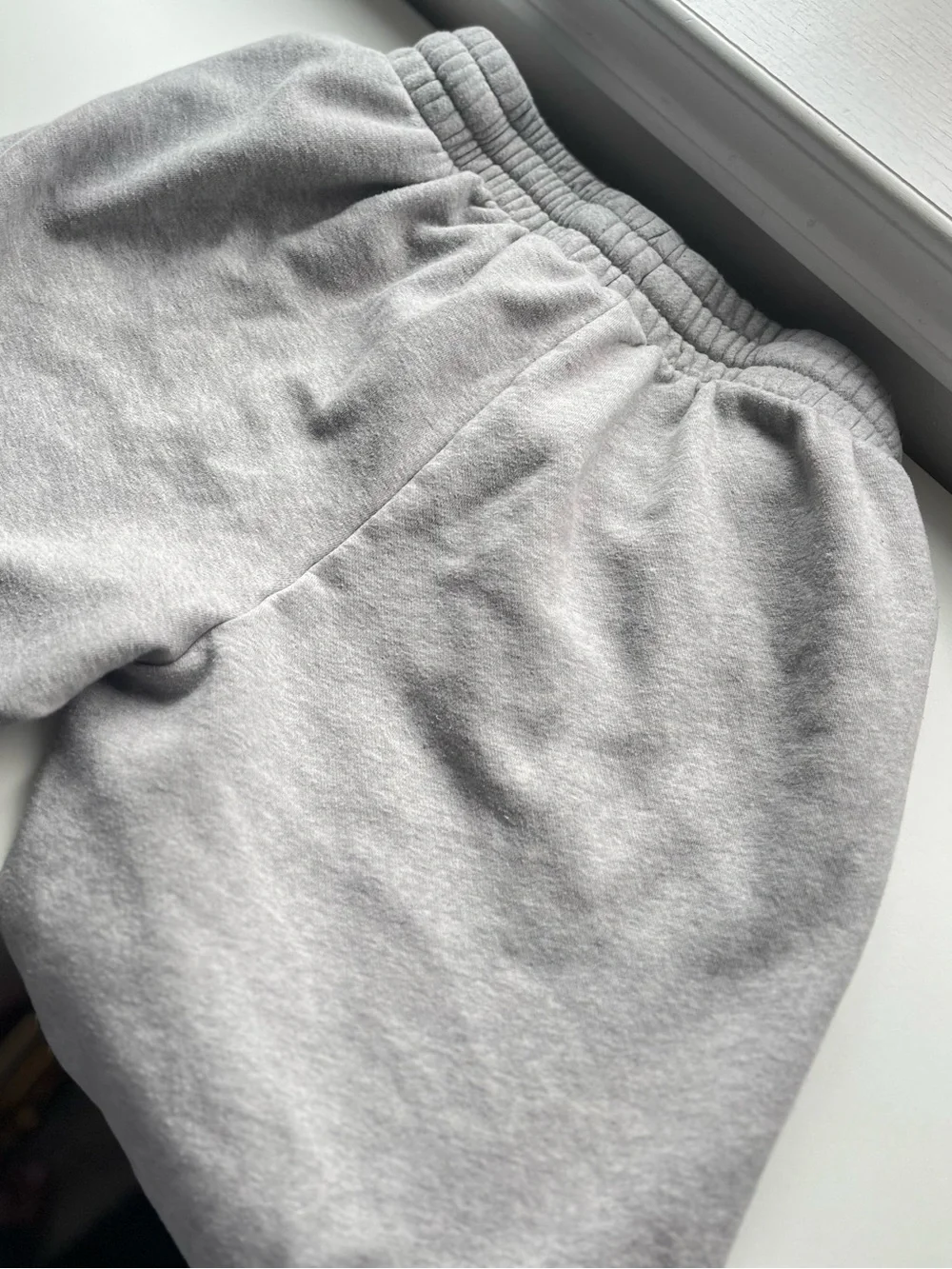 GAP Gray Logo Sweatpants Kids youth boys girls Medium joggers fleece lined light